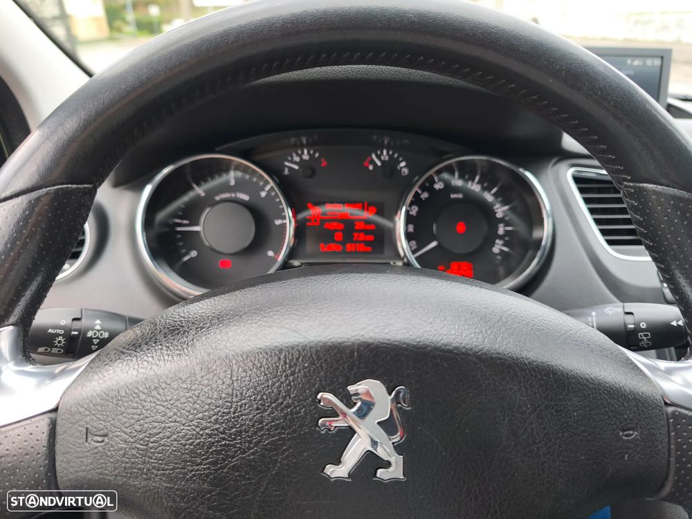 Peugeot 5008 1.6 BlueHDi Allure EAT6 - 10