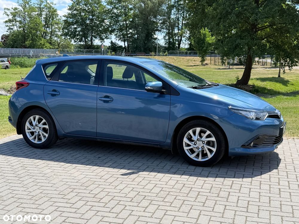 Toyota Auris 1.6 Premium Comfort - 5