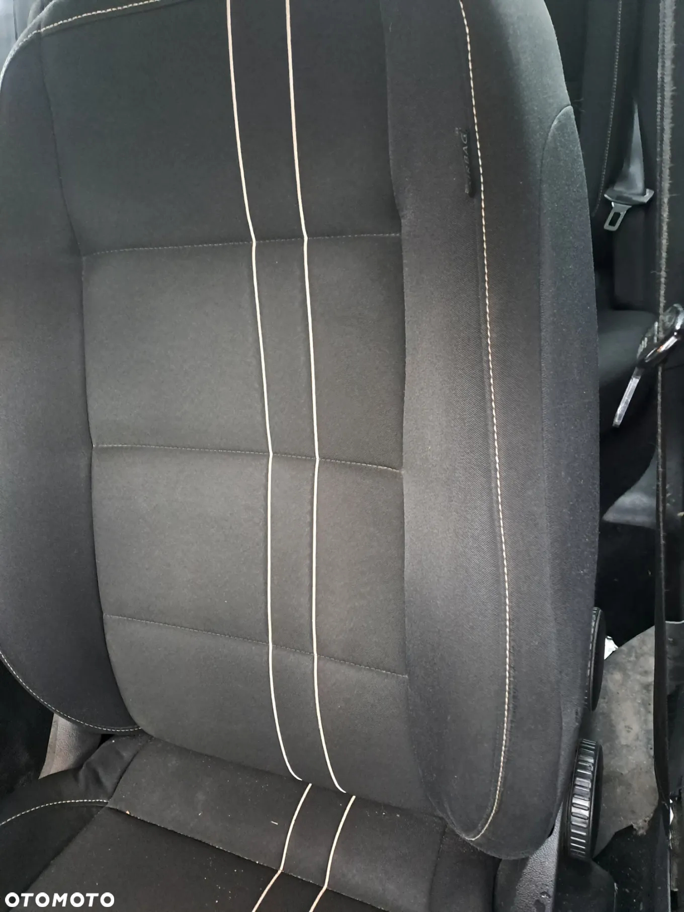 Volkswagen Jetta III 1K2 A5 sedan klapa bagażnika drzwi zderzak kod lakieru LA7W - 12