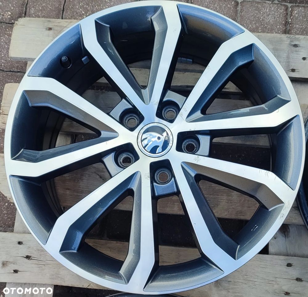 Felgi Aluminiowe Oryg. Skoda Octavia III 17 Cali 5x112 7Jx17 Et49 Ø57,1mm Grafit+Polerka Starogard Gdański Wysyłka !!! - 5