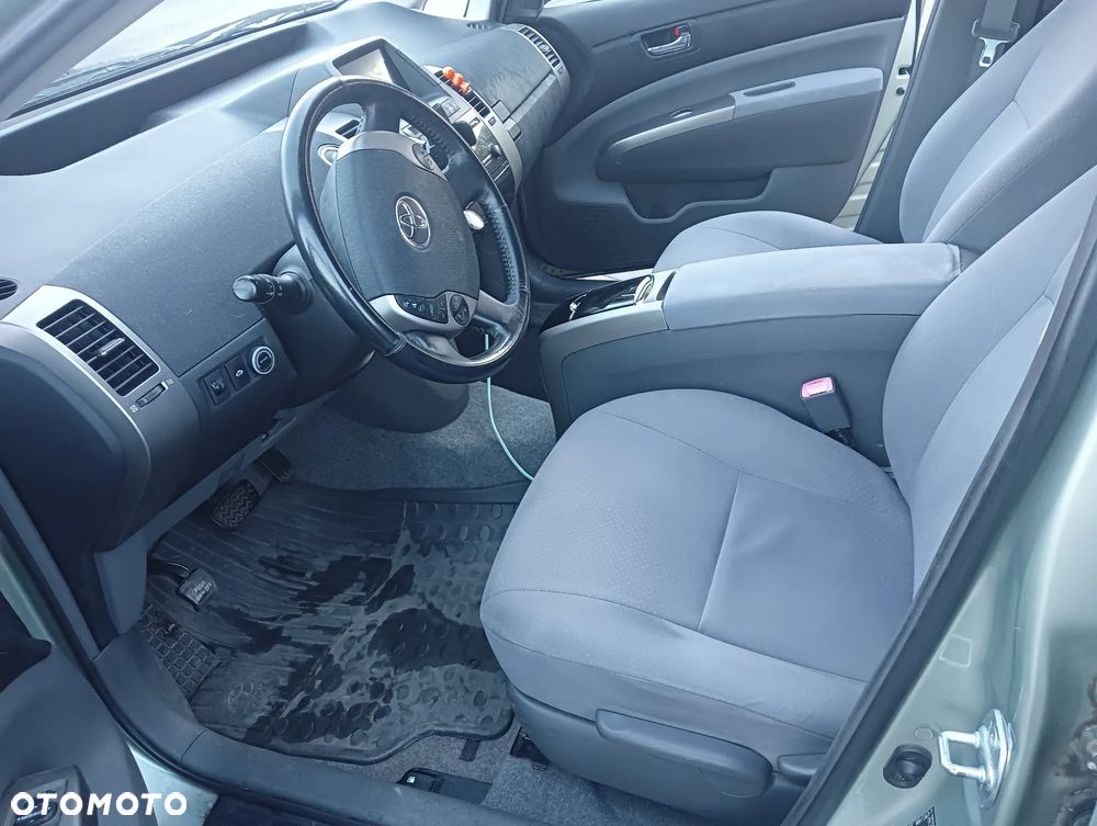 Toyota Prius 1.5 VVT-i Sol - 10