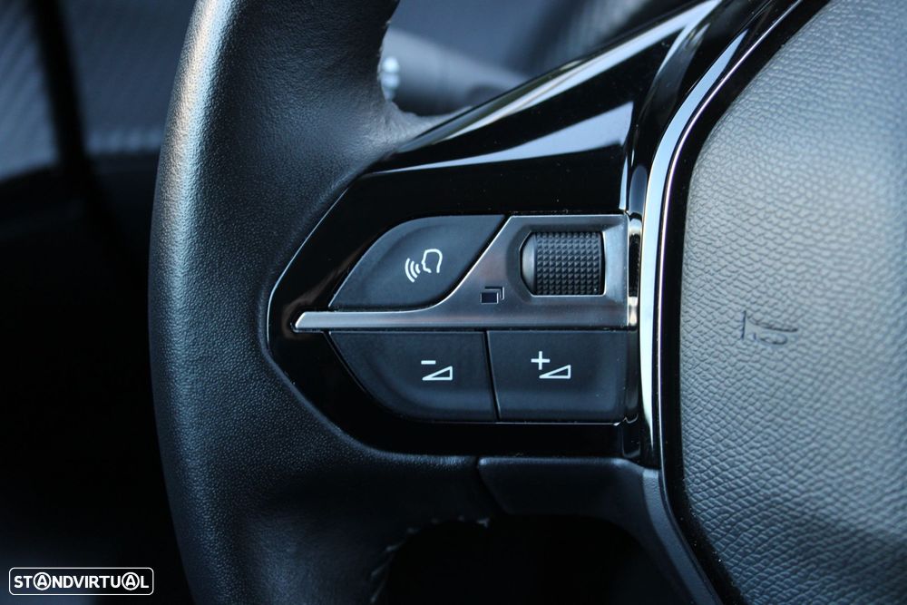 Peugeot 2008 1.2 PureTech Allure Pack - 20