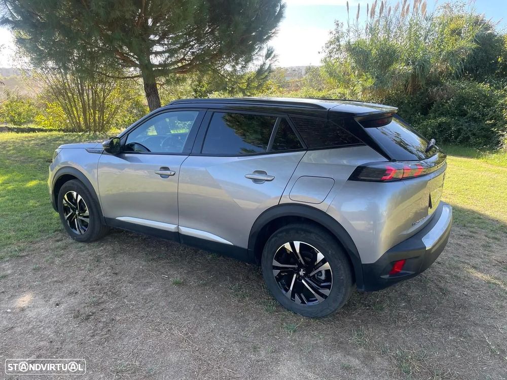 Peugeot e-2008 50 kWh GT - 2