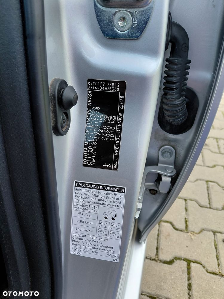 Toyota Auris 1.33 VVT-i Terra - 23