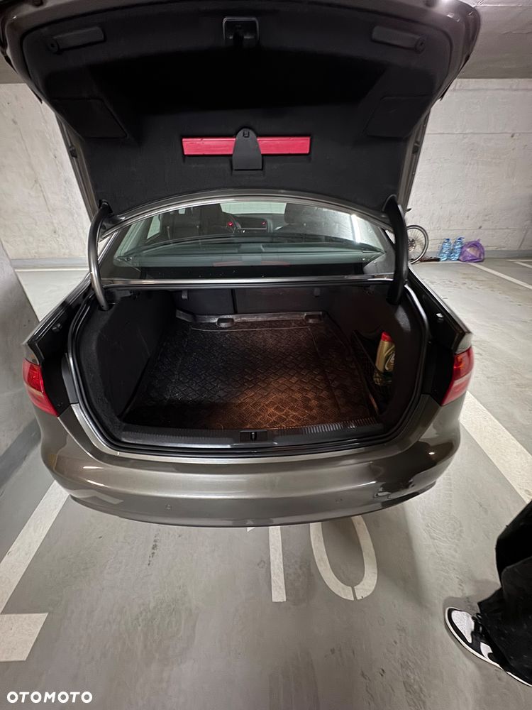 Audi A4 Limousine - 6