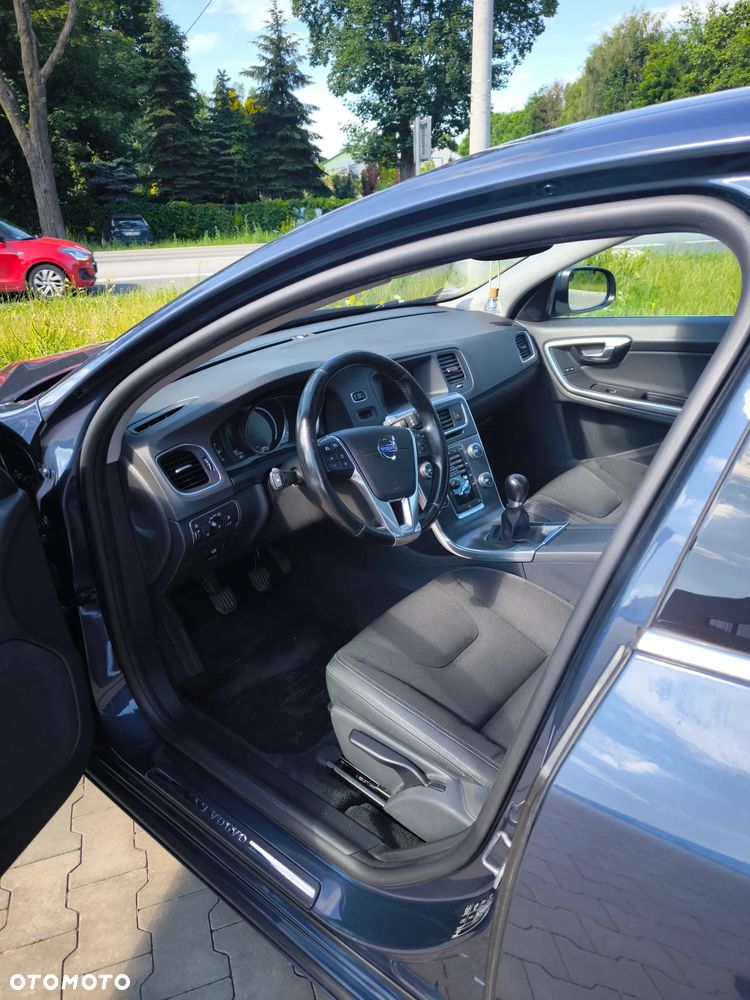 Volvo S60 T3 Momentum - 6