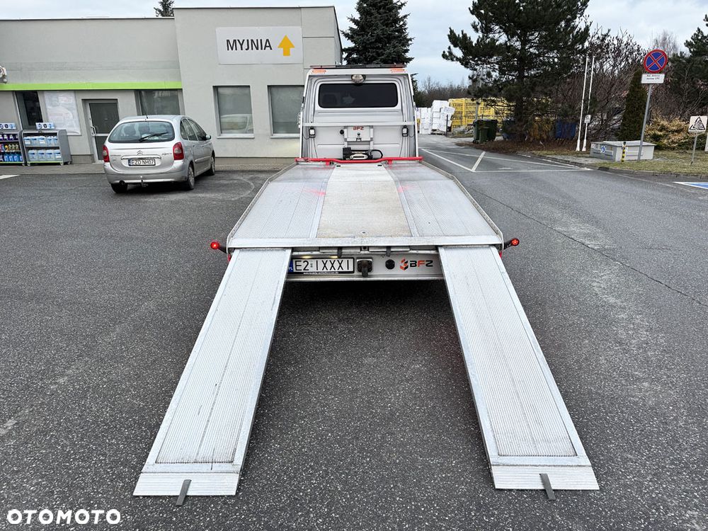 Mercedes-Benz Sprinter - 16
