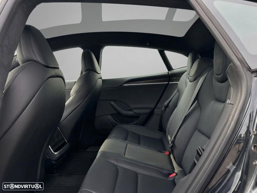 Tesla Model S Plaid — fotografia 5