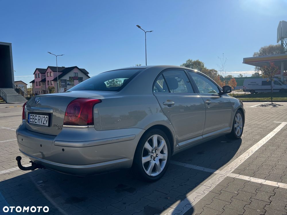 Toyota Avensis - 6