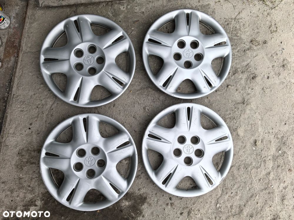 Toyota Avensis T22 Kołpaki 15" KOMPLET - 1