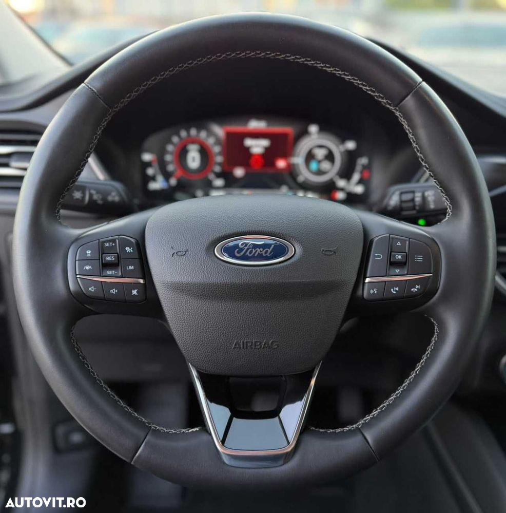 Ford Kuga - 25