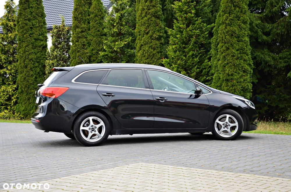 Kia Ceed 1.6 CRDi 128 Platinum Edition - 25