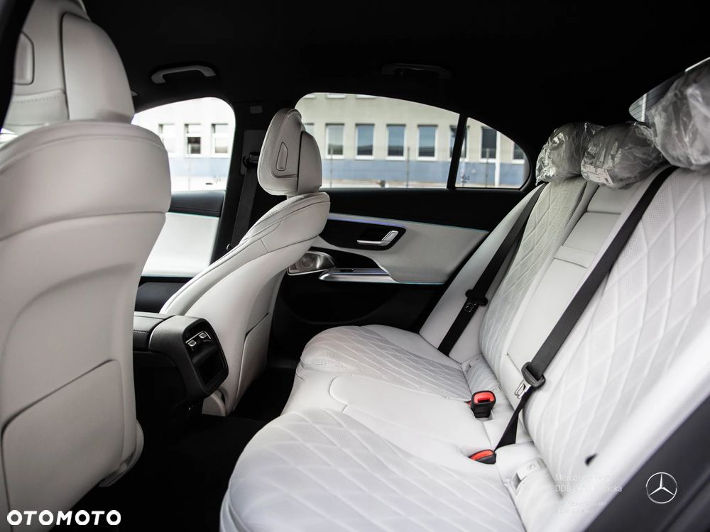 Mercedes-Benz Klasa E 220 d mHEV 4-Matic Exclusive 9G-Tronic - 11