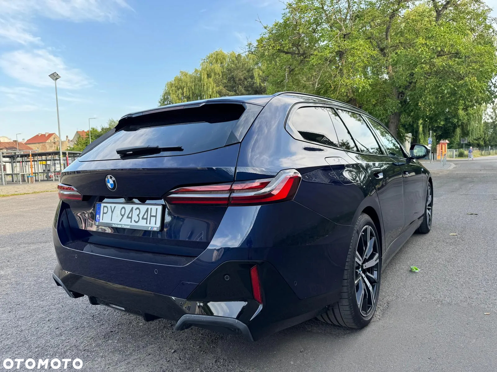 BMW Seria 5 520d xDrive Touring - 14