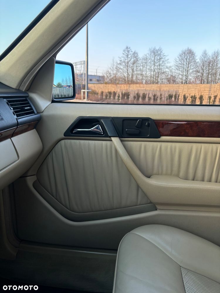 Mercedes-Benz W124 (1984-1993) - 11