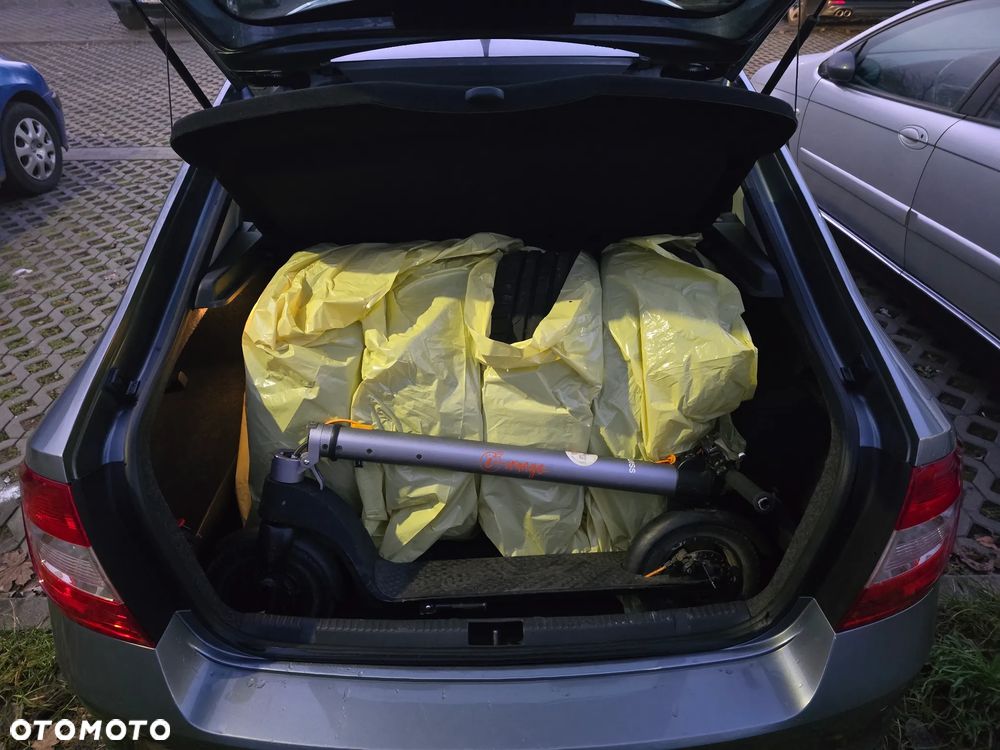 Skoda RAPID 1.2 TSI Elegance - 23