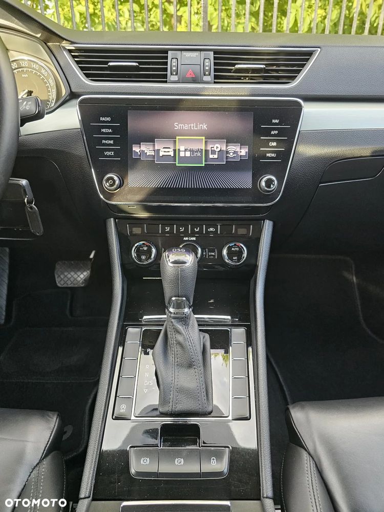 Skoda Superb 2.0 TDI DSG Ambition - 24