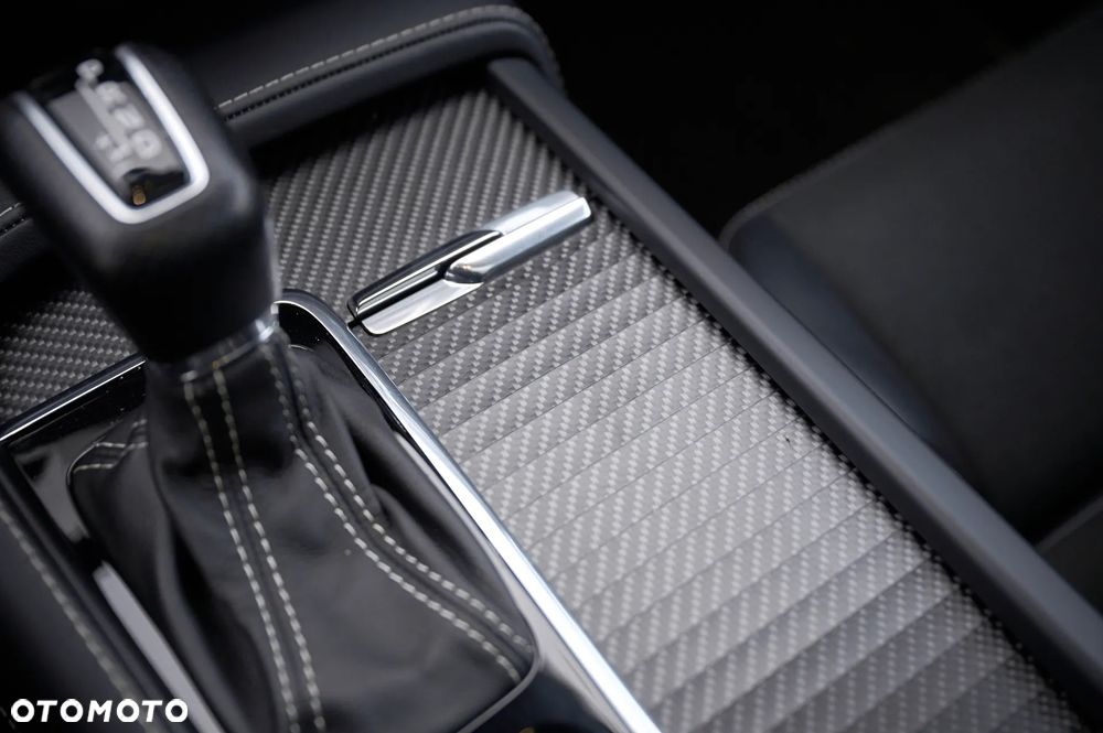 Volvo V90 D4 Geartronic R Design - 35