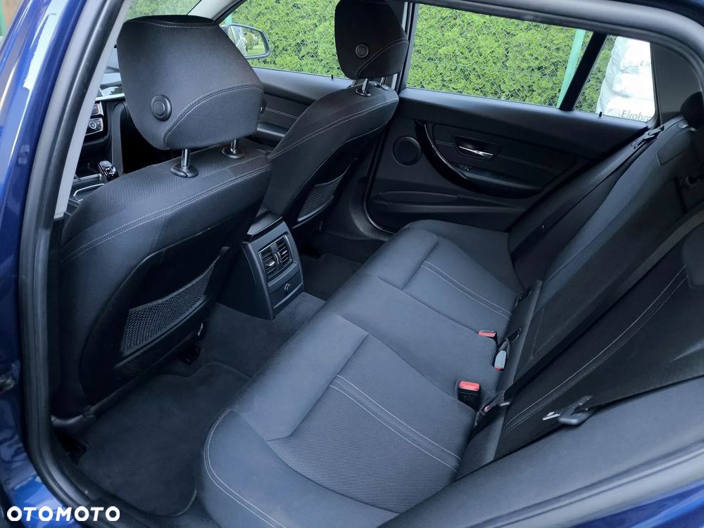 BMW Seria 3 320d Edition M Sport Shadow - 17