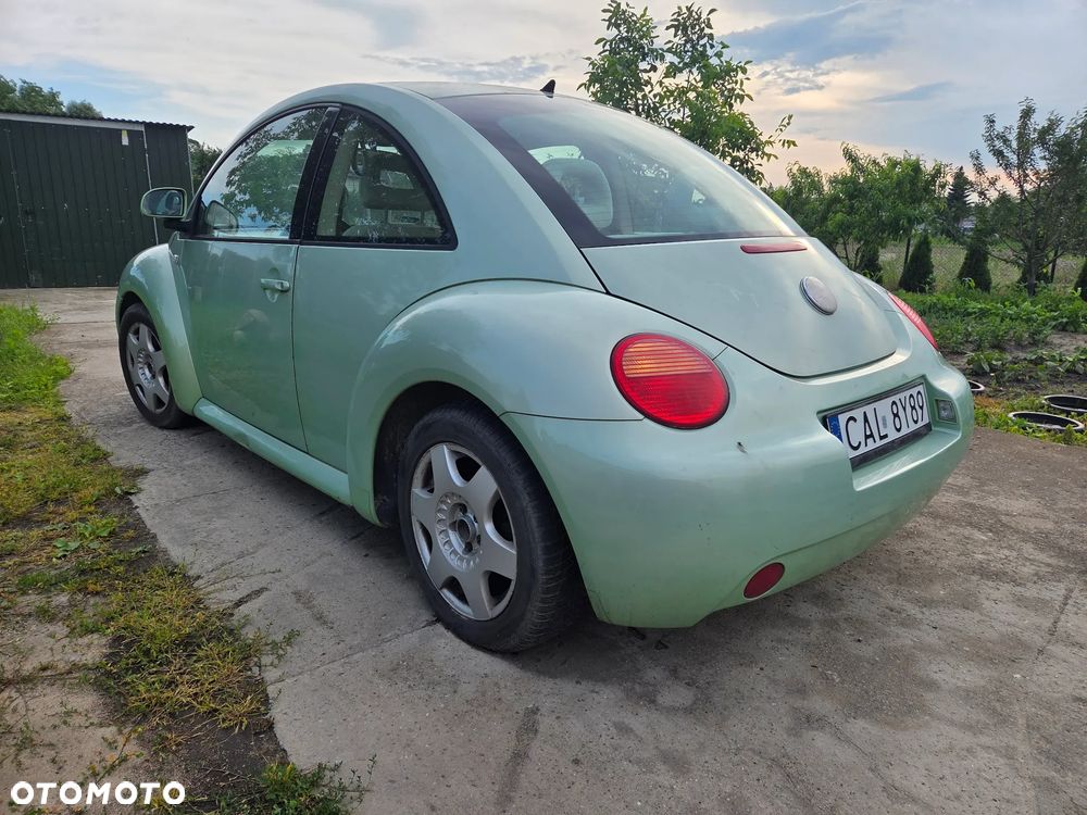 Volkswagen New Beetle - 2