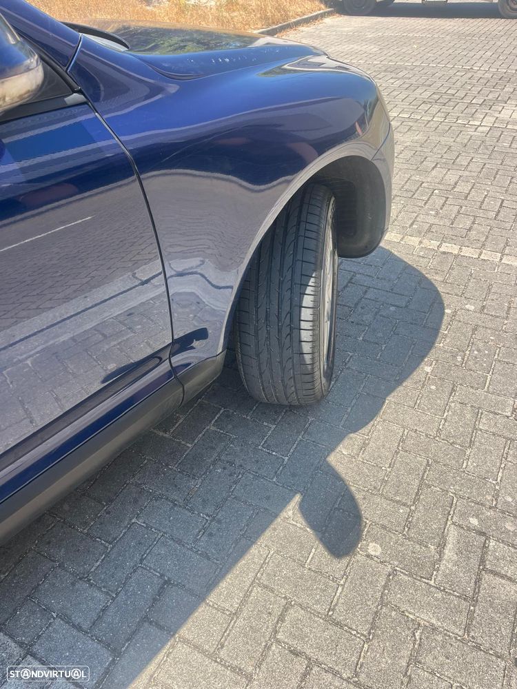 VW Touareg 3.0 TDI V6 Tiptronic - 11