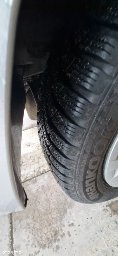 Toyota Yaris 1.5 Premium CVT - 12