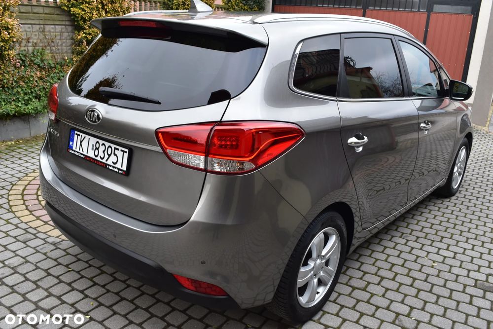 Kia Carens - 5
