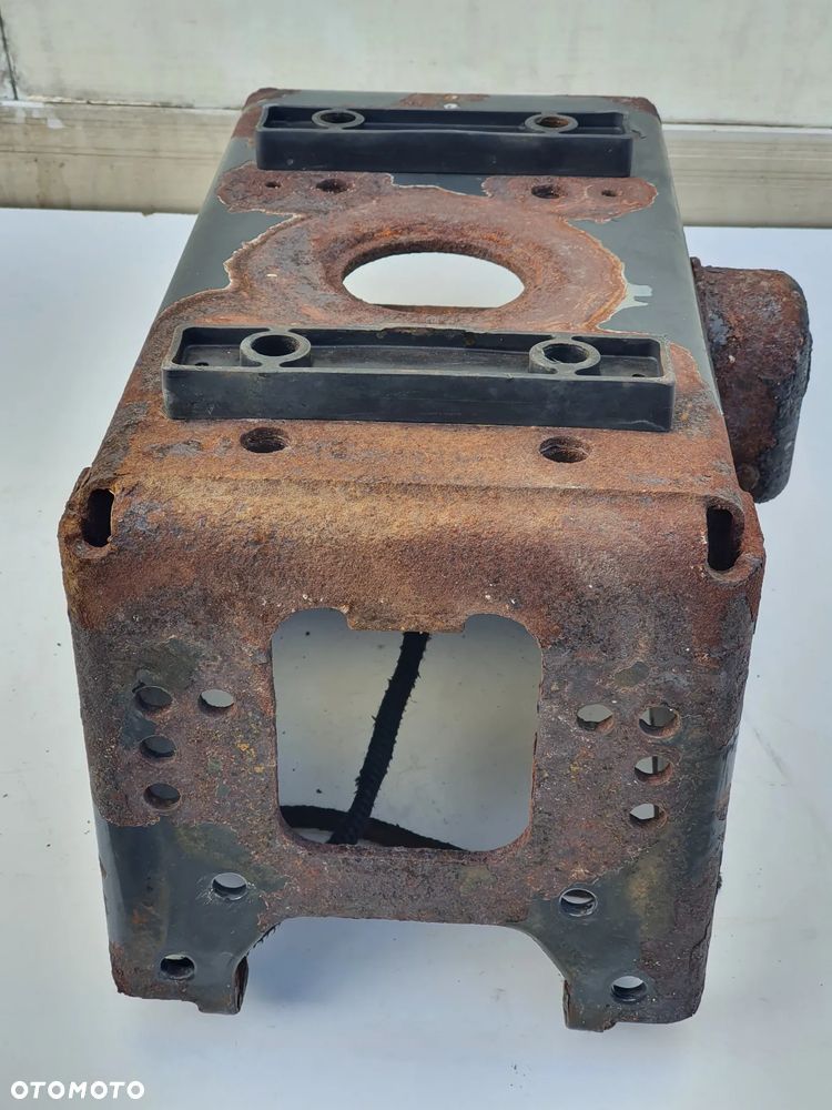 WINDA WIESZAK KOŁA ZAPASOWEGO STELAZ  IVECO EUROCARGO - 17