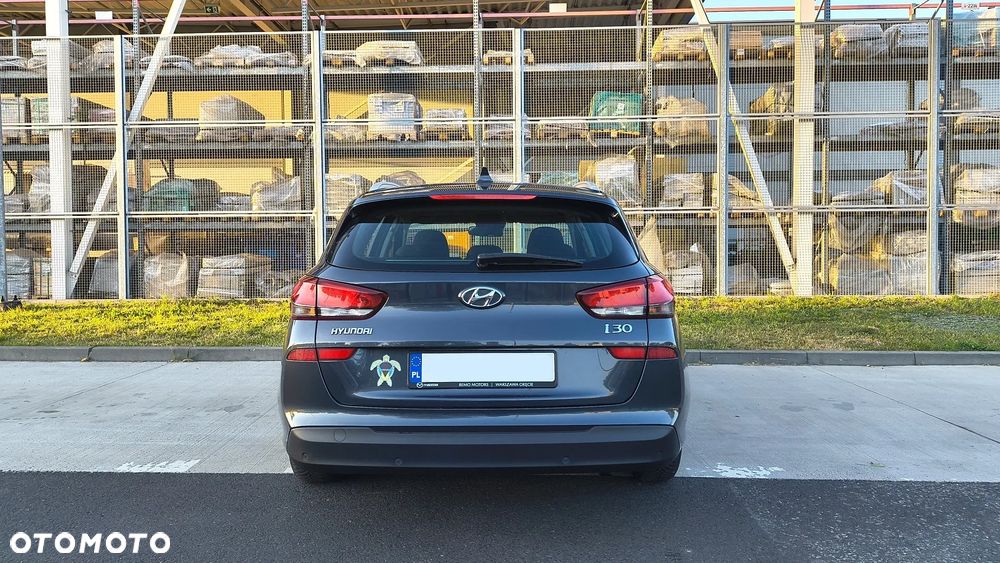 Hyundai i30 1.6 D Classic + DCT - 4