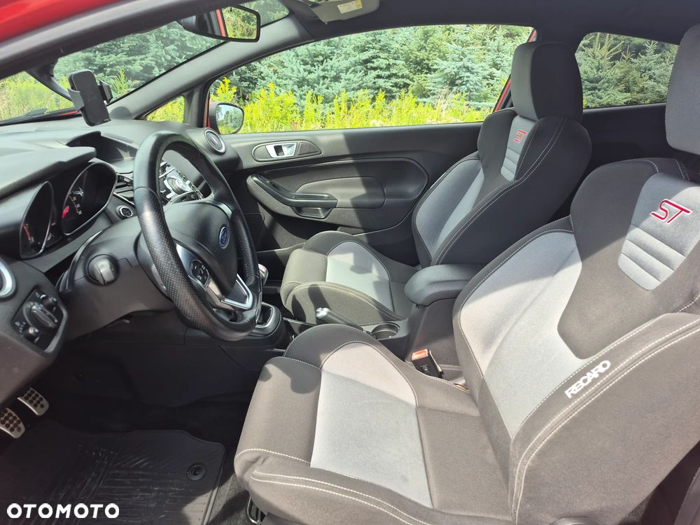 Ford Fiesta 1.6 EcoBoost ST - 9