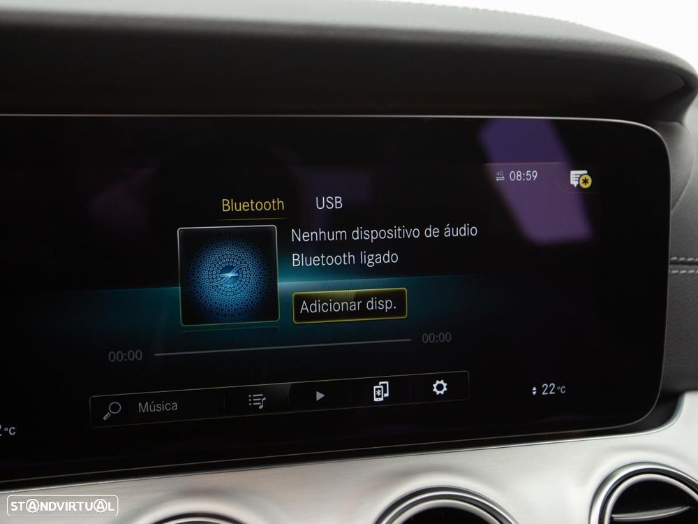 Mercedes-Benz E 300 de AMG Line - 32