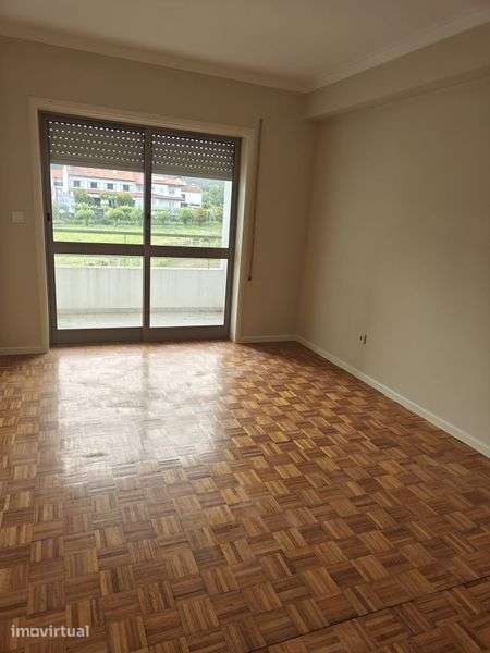 Alugo Apartamento T2 - Grande imagem: 4/8
