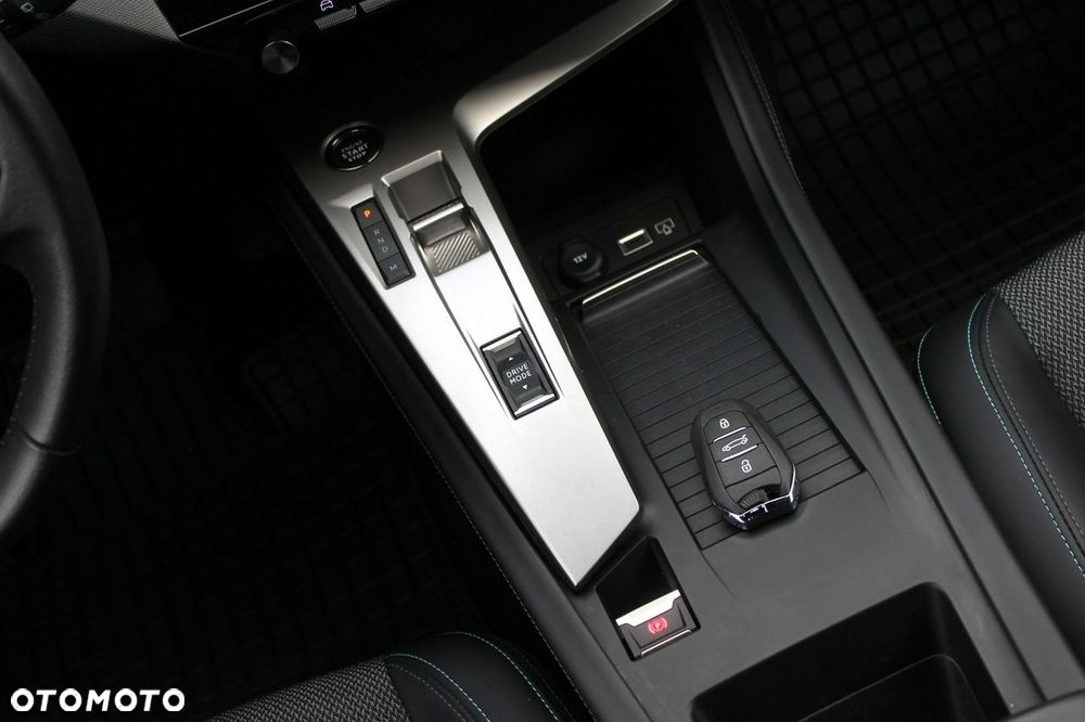 Peugeot 308 1.2 PureTech Allure Pack S&S EAT8 - 18