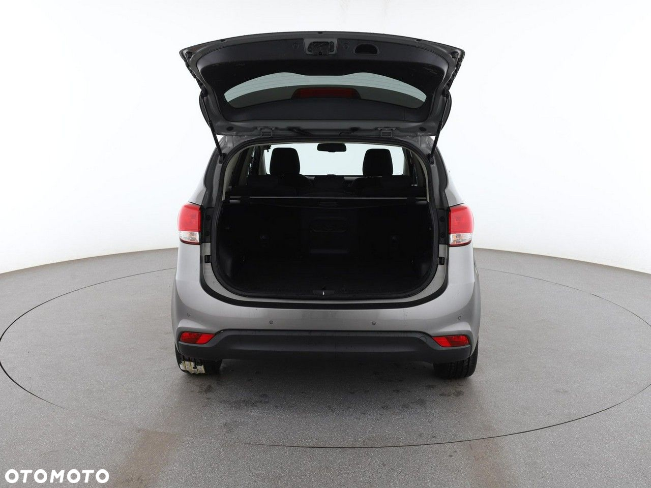 Kia Carens - 19