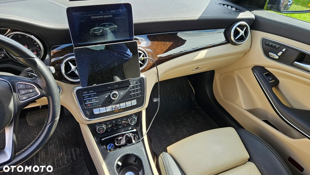 Mercedes-Benz CLA 250 7G-DCT AMG Line - 34