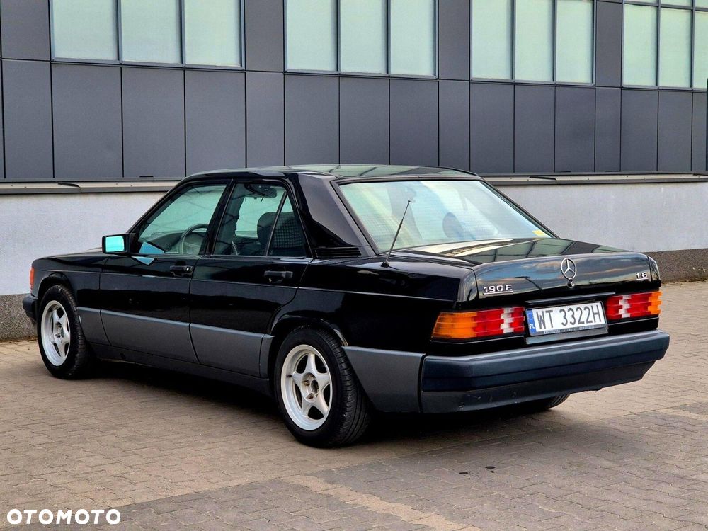 Mercedes-Benz W201 (190) - 12
