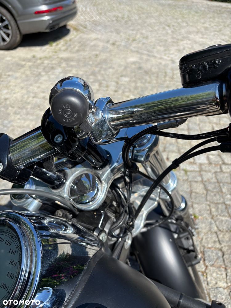 Harley-Davidson Dyna Fat Bob - 11