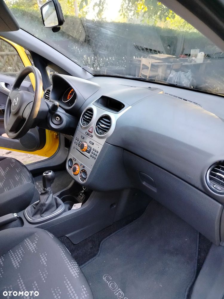 Opel Corsa 1.2 16V - 9