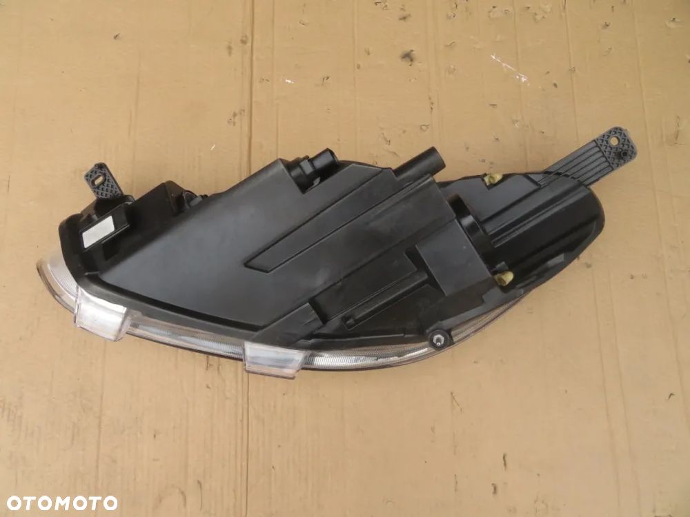 REFLEKTOR PRAWY FORD FIESTA MK8 LIFT LED 21R- KRAKÓW - 7