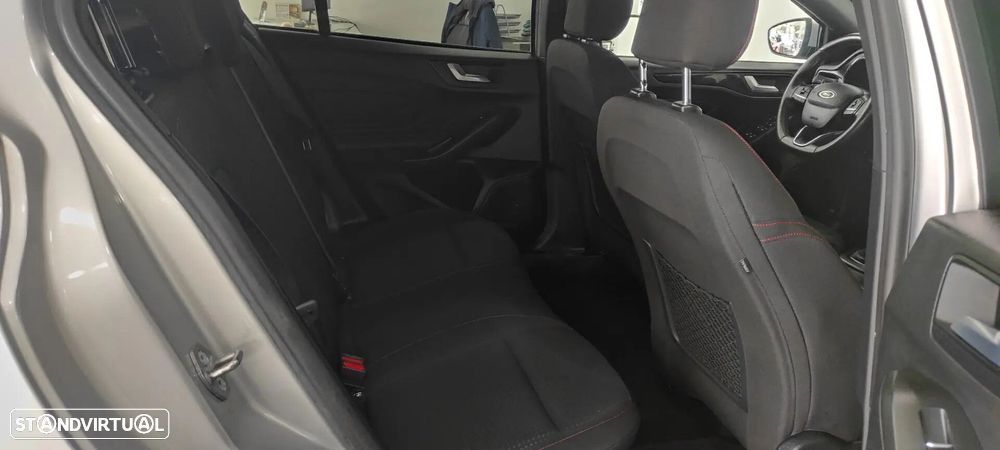 Ford Focus 1.0 EcoBoost MHEV ST-Line - 21