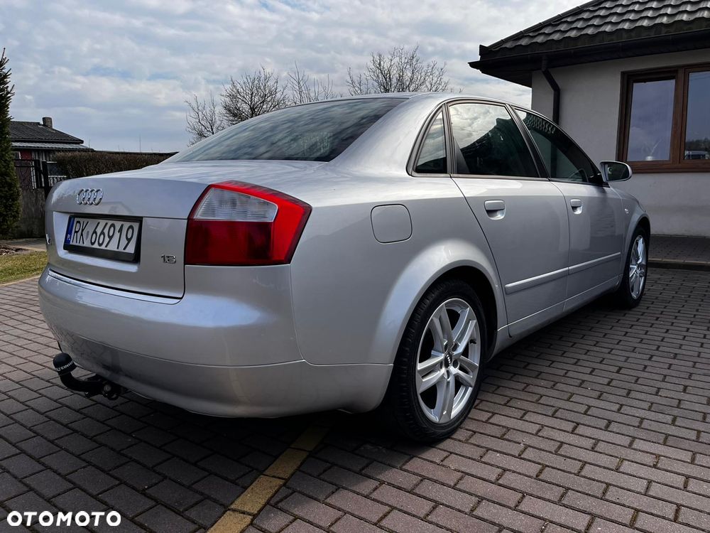 Audi A4 Limousine - 3