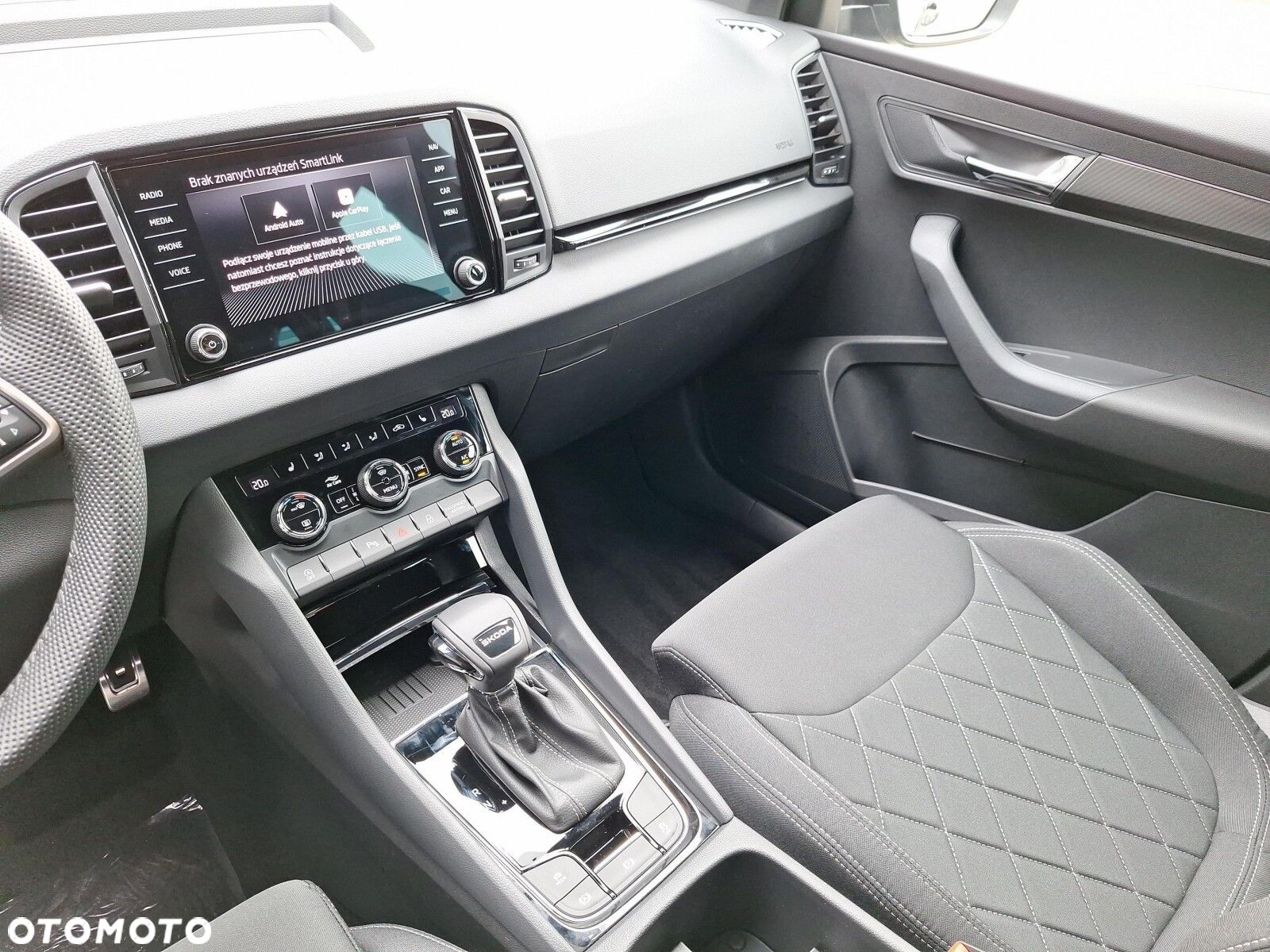 Skoda Karoq 1.5 TSI ACT Sportline DSG - 24