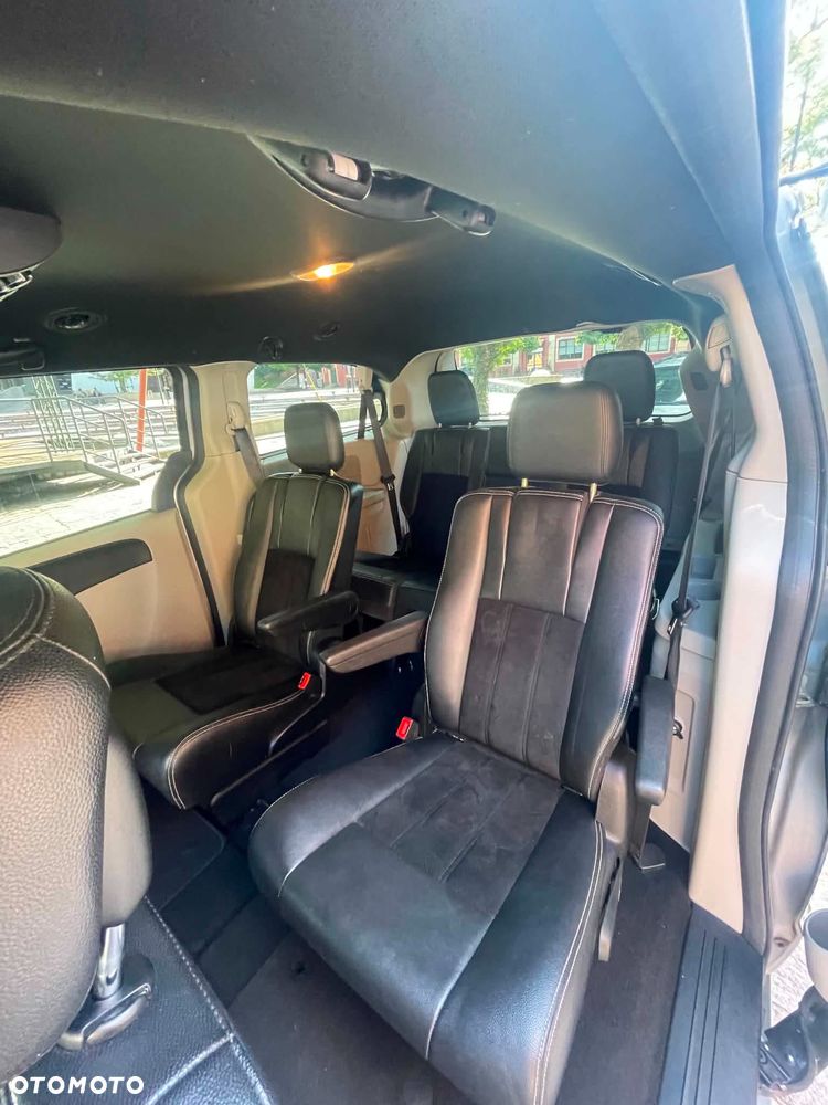 Dodge Grand Caravan 3.6 R/T - 8