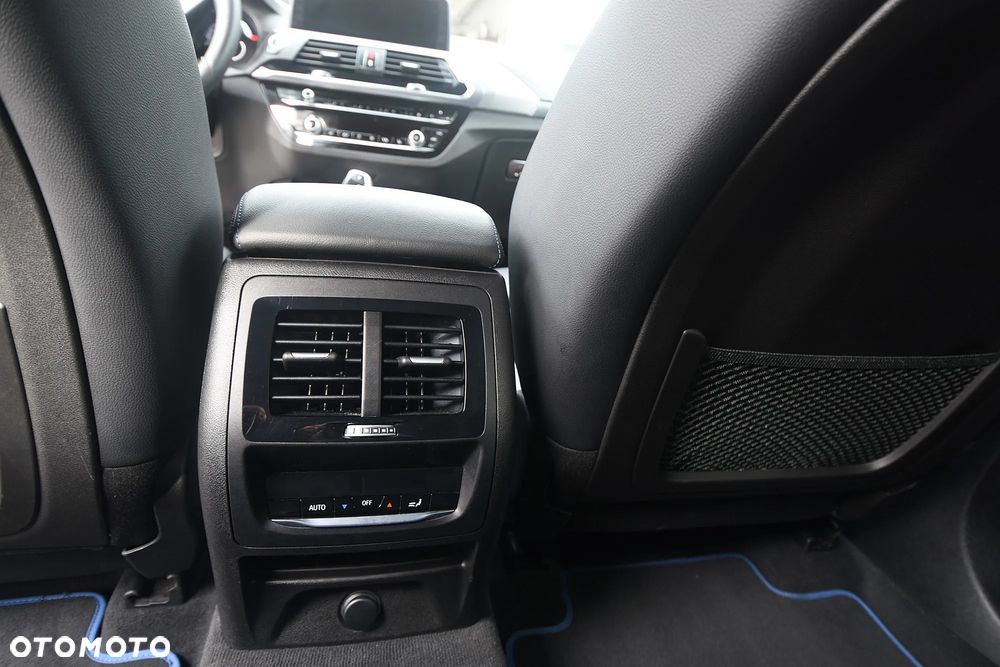 BMW X3 xDrive20d sport - 16