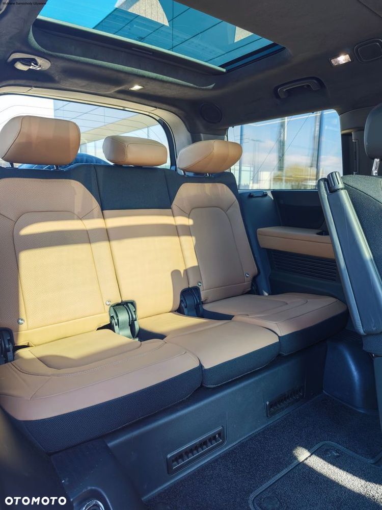 Land Rover Defender 3.0 D300 mHEV X-Dynamic HSE - 15