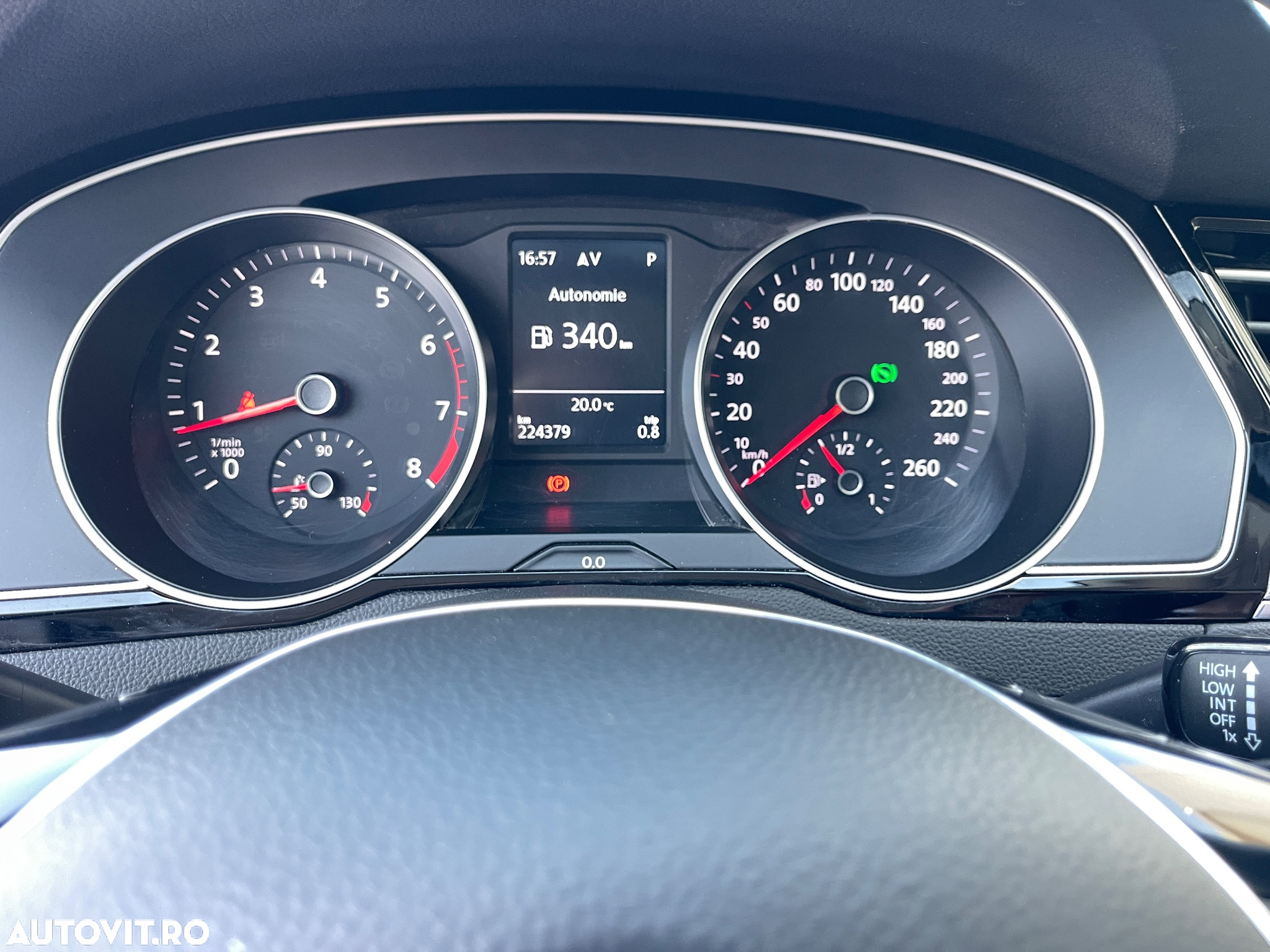 Volkswagen Passat - 38