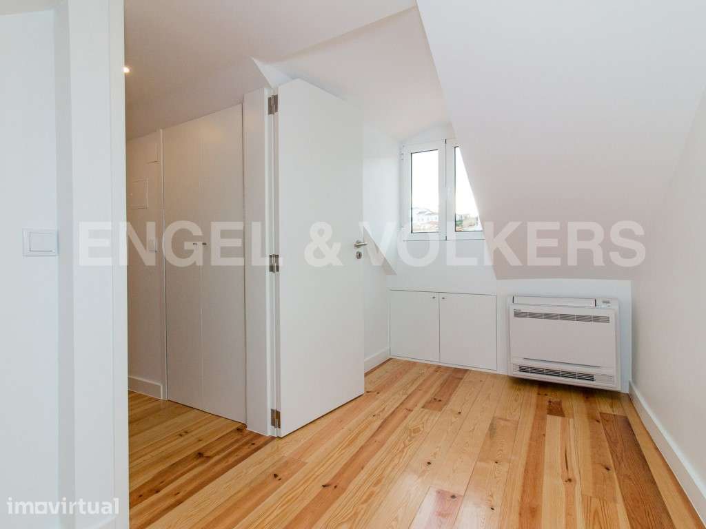 Duplex Renovado T2+1 com Vista para o Rio em Alfama - Grande imagem: 3/23