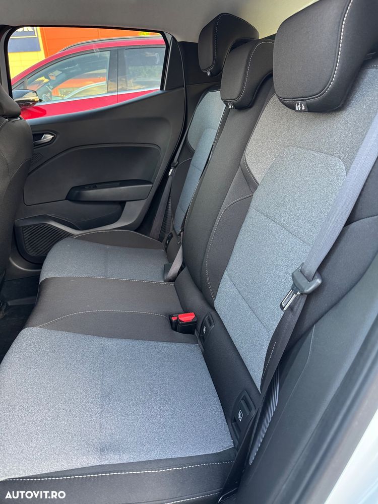 Mitsubishi Colt 1.6 L AT HEV Invite StyleCold - 11