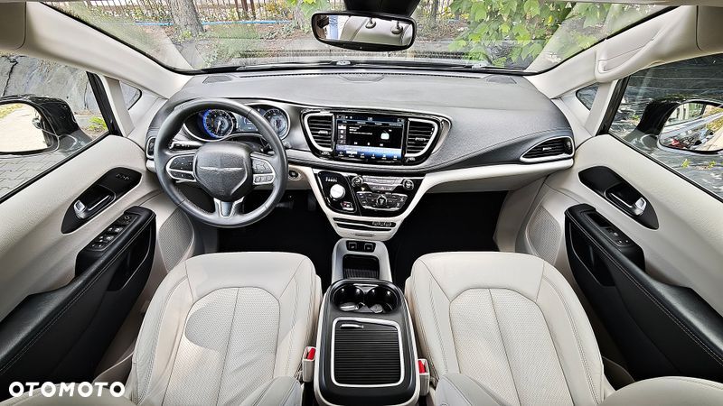 Chrysler Pacifica - 14