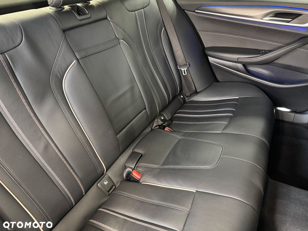 BMW Seria 5 530d xDrive mHEV M Sport sport - 19